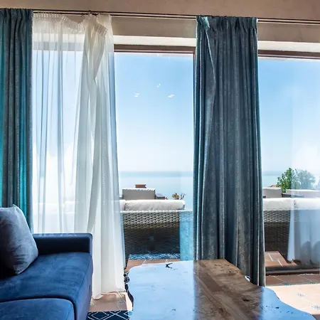 Villa Hacienda Del Sol - *