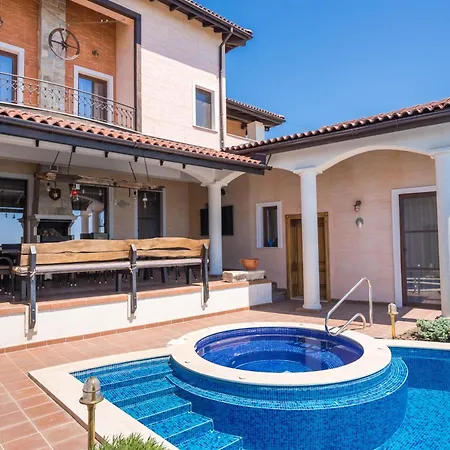 Villa Hacienda Del Sol -